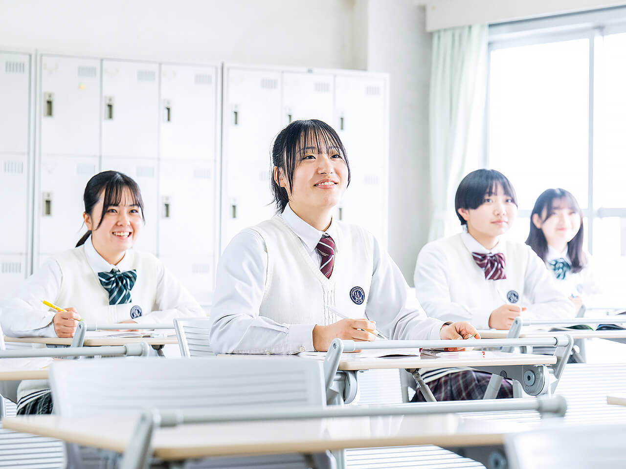 授業を受ける生徒たち